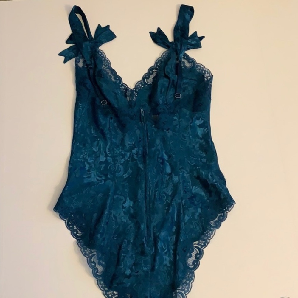 Vintage Victoria’s Secret Lace Button Bodysuit